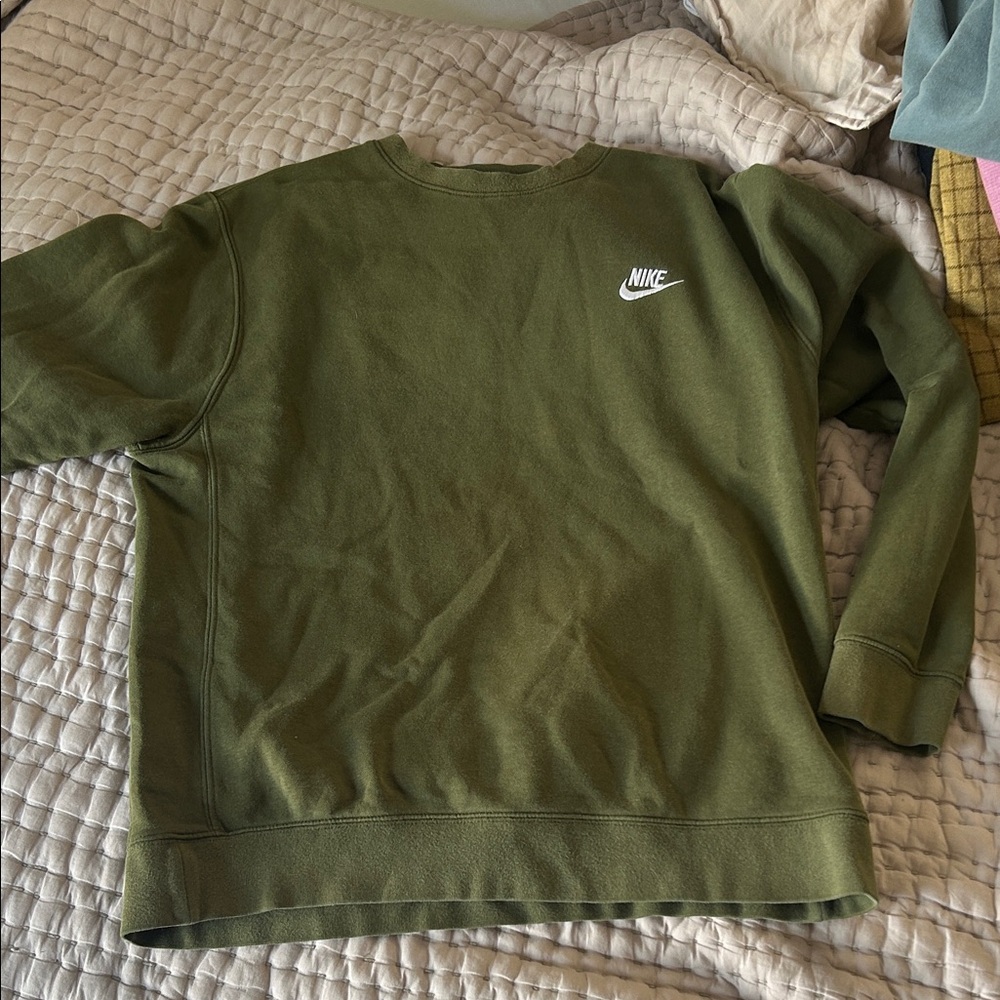 Nike Women's Forest Green Crew Neck Sweater